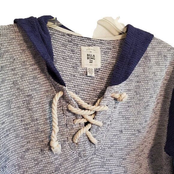 BillaBong Hooded Beach Pull Over - Picture 2 of 10
